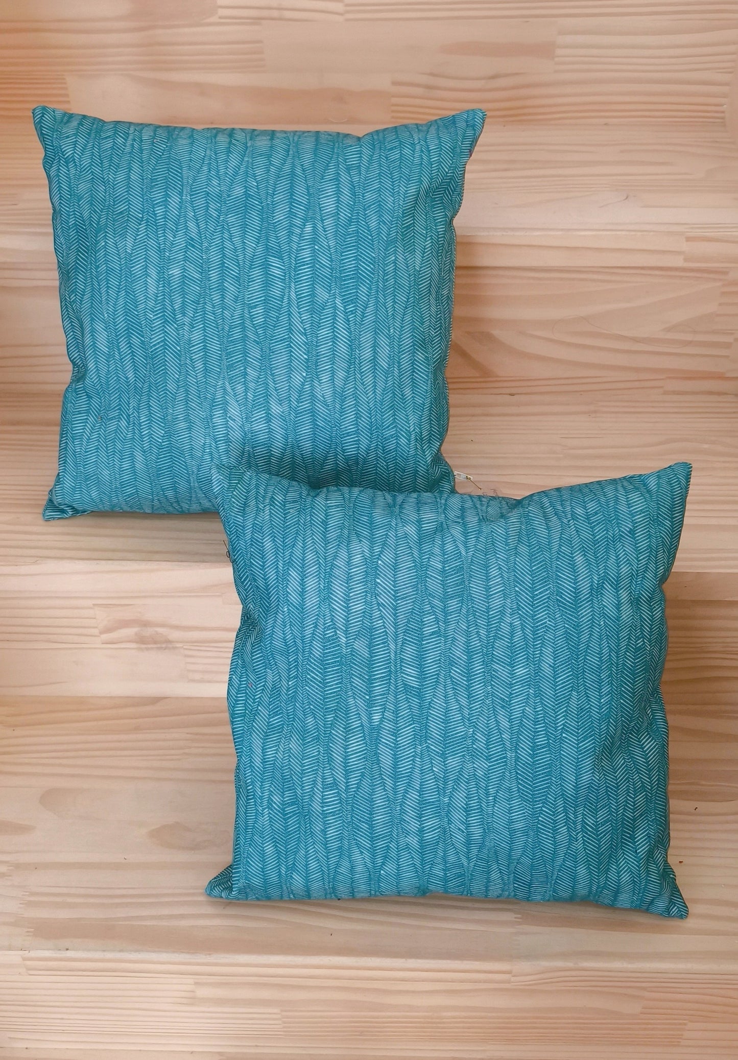 Coussin décoratif en coton 40x40 déhoussable avec zip et lavable en machine Motif géométrique lagon