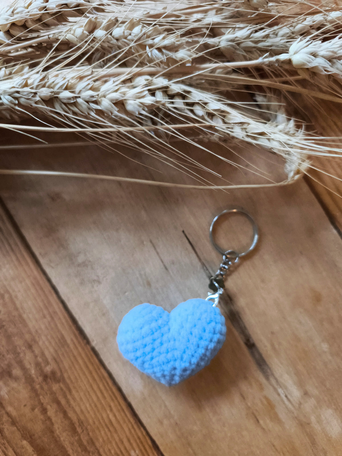 Porte-clés cœur au crochet — Création artisanale de Nicoleta
