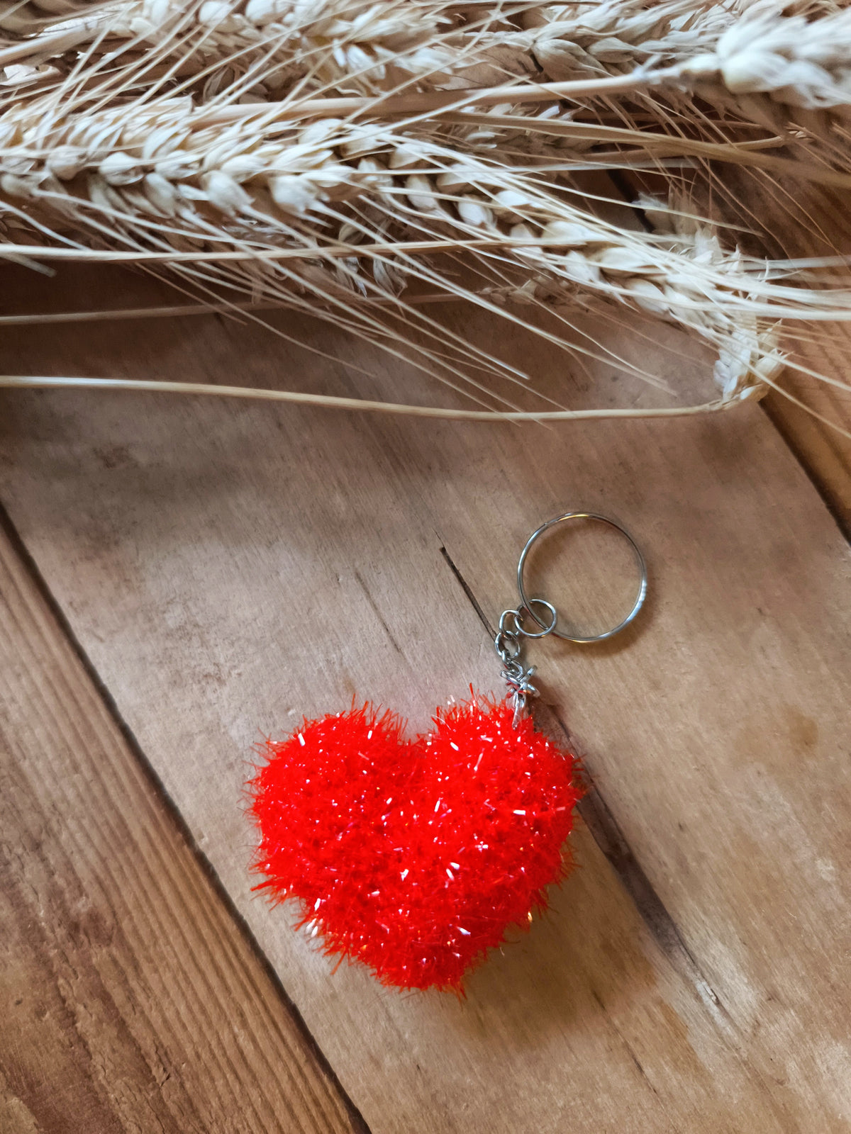 Porte-clés cœur au crochet — Création artisanale de Nicoleta