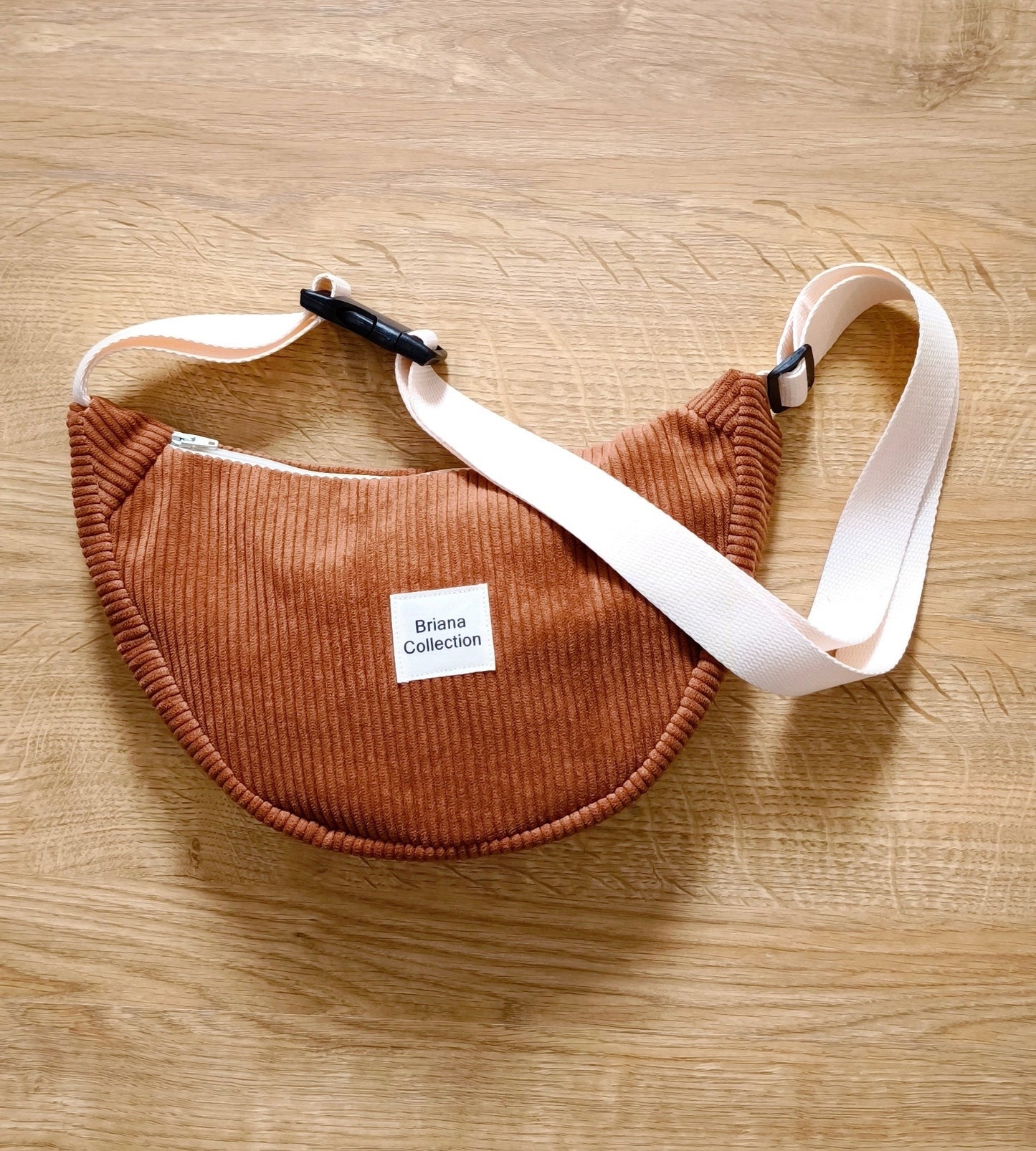 Sac bandoulière Moon en velours camel double coton avec zip de fermeture