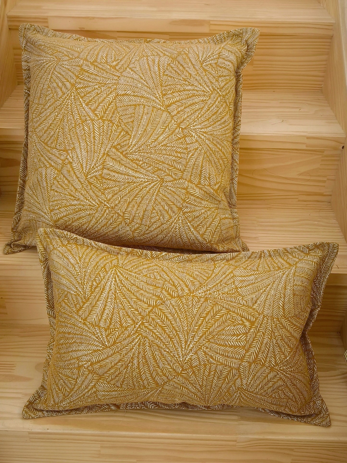 Housse de coussin deco rectangle et carré en jacquard moutarde 