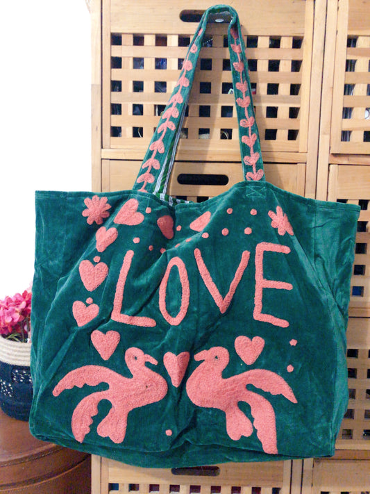 Grand sac cabas en velours brodé non matelassé  – LOVE