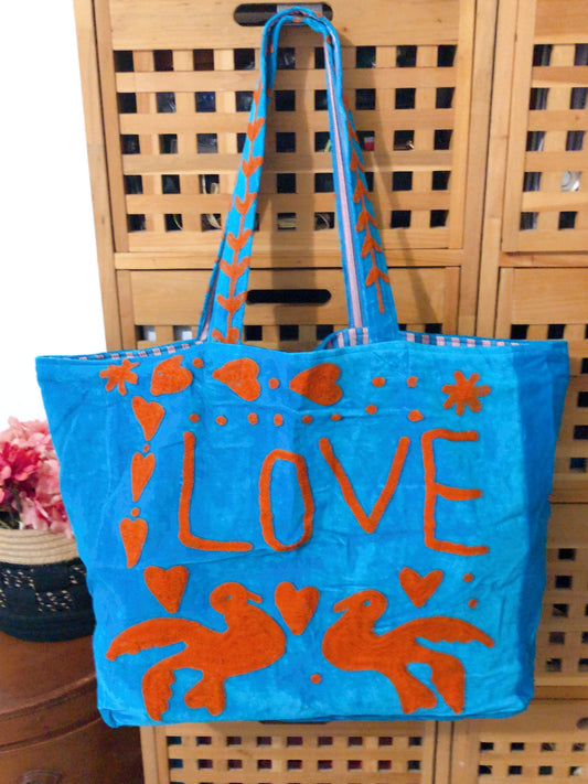 Grand sac cabas en velours brodé non matelassé  – LOVE