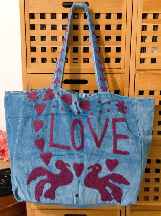 Grand sac cabas en velours brodé non matelassé  – LOVE