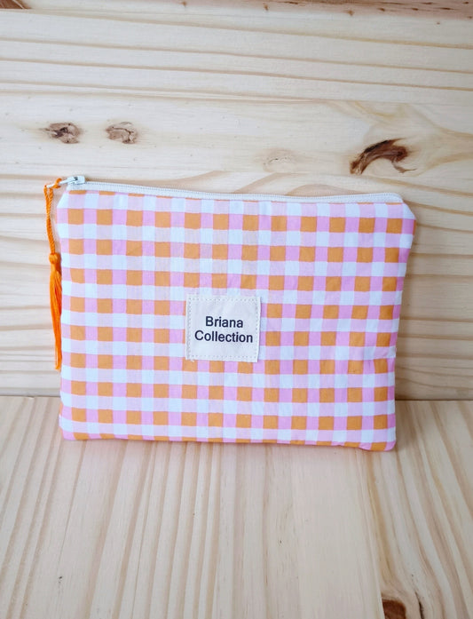 Pochette en carreaux vichy pop avec zip et pompon