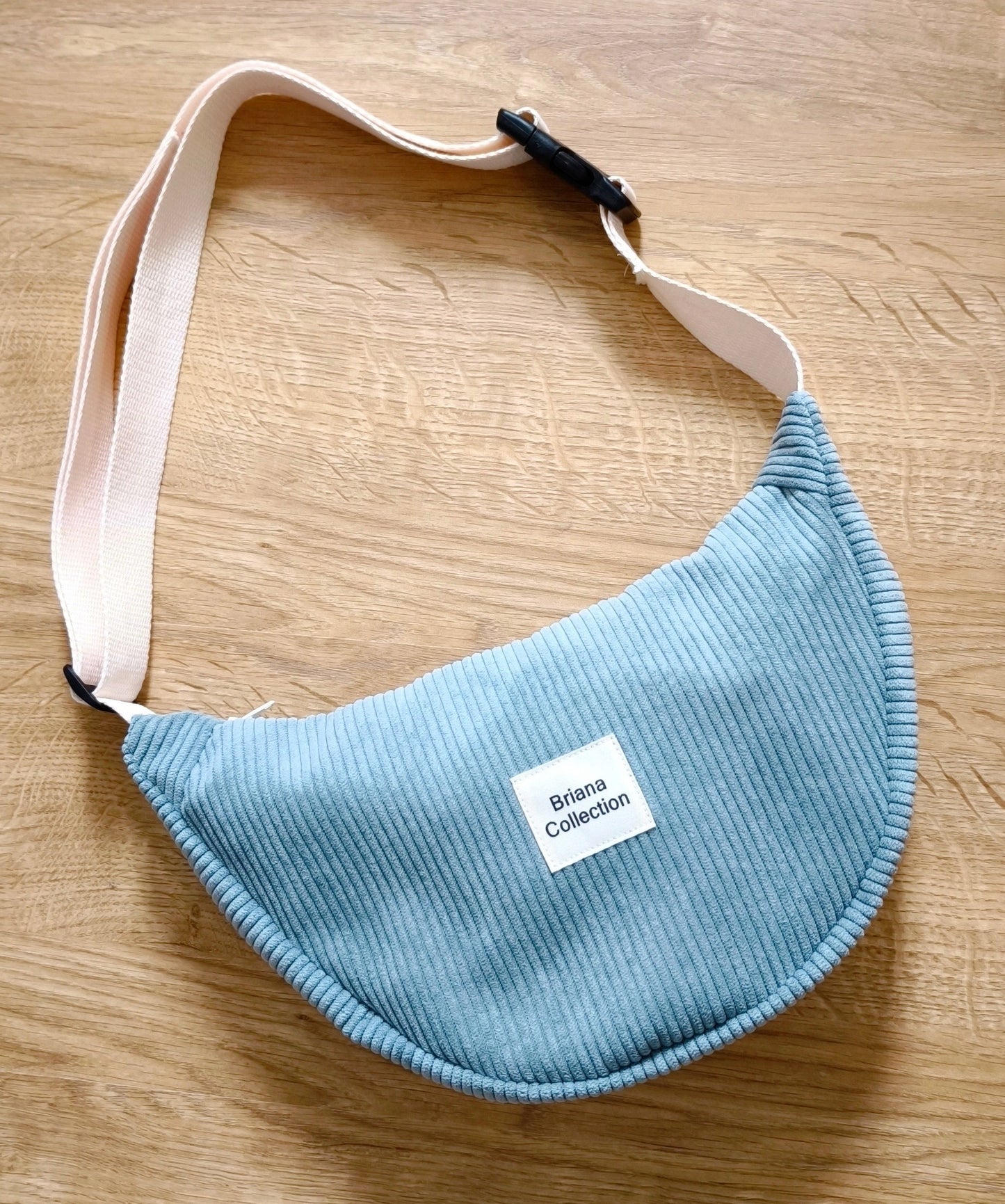 Sac bandoulière tendance forme Moon en velours côtelé et doublé coton 